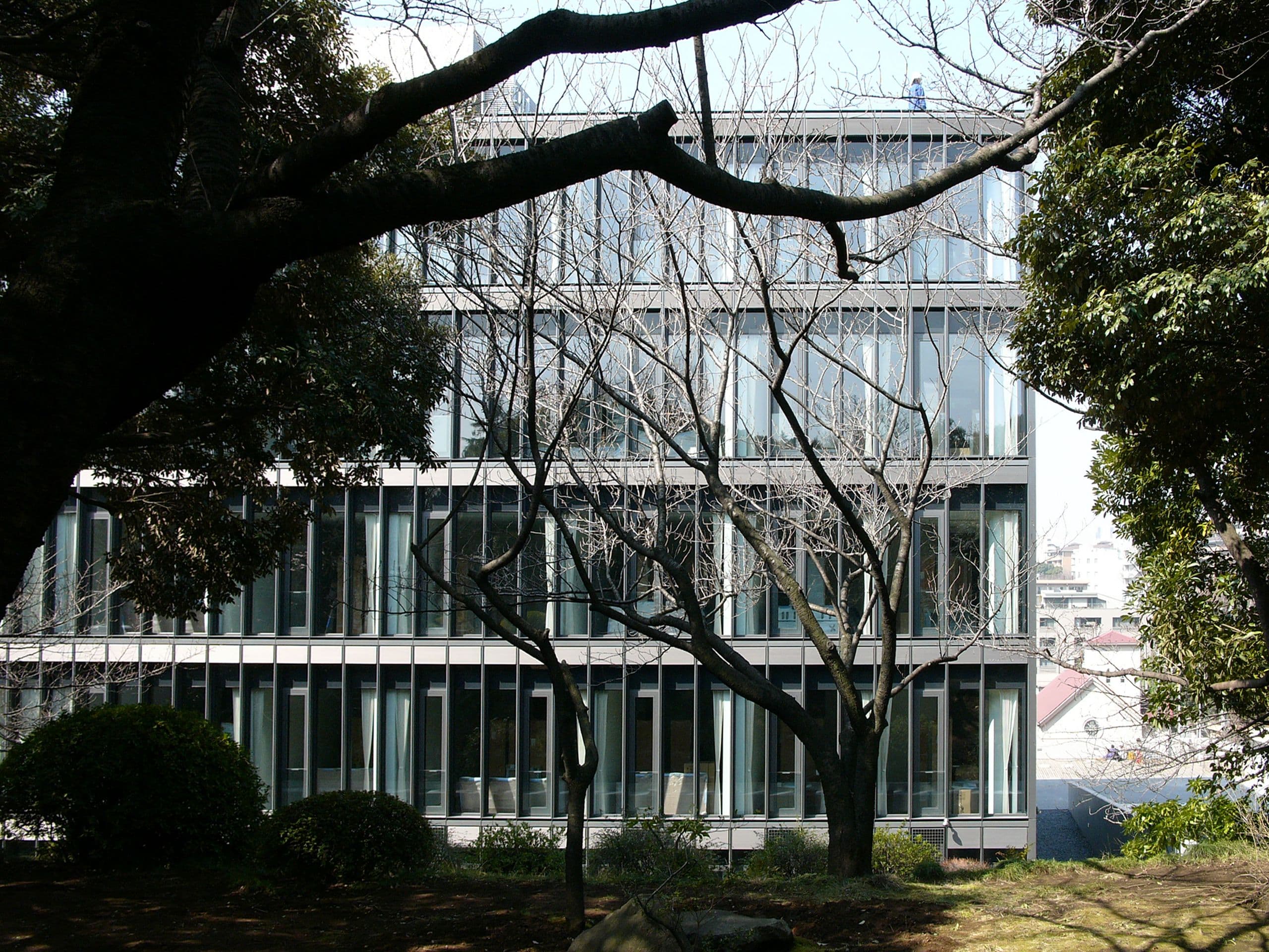 Deutsche Botschaft Tokio Ansicht von Garten aus